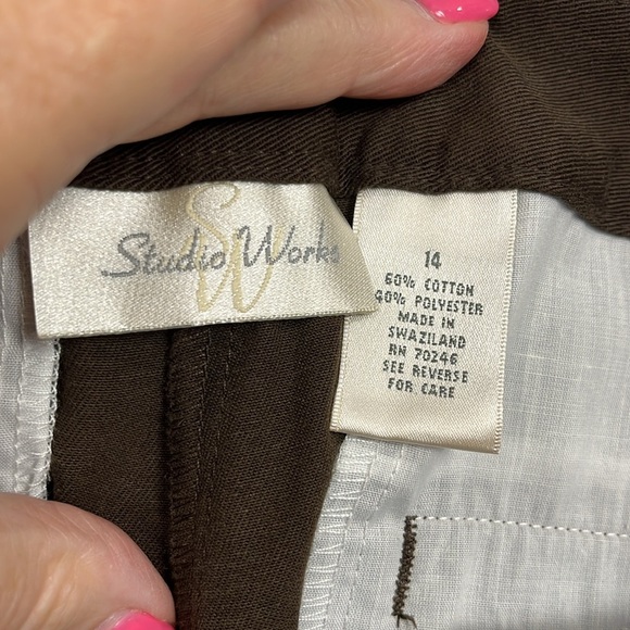 Studio Works Womens Shorts 14 Chocolate Zip/Button Close Pockets Cotton/Poly NWT - Picture 2 of 14